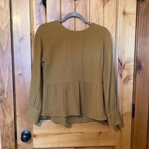 Madewell brown peplum top with black buttons. XS. Great condition.